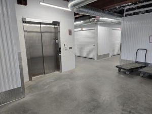 Extra Space Storage - 6891 - Verona - Yard Dr - Photo 2