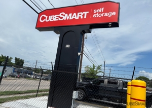 CubeSmart Self Storage - 300 East Little York - TX - Photo 4