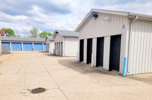 Shine Star Self Storage - Photo 3