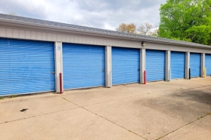 Shine Star Self Storage - Photo 4