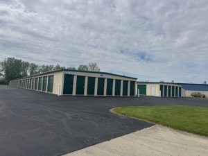 FLAG CITY STORAGE CR140 - Photo 2