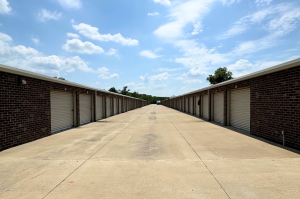 Go Store It - Gallatin - 149 Goodview Way - Photo 2
