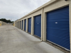 Extra Space Storage - 6763 - Garland - Forest Ln - Photo 3