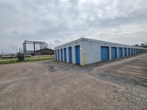 Radiant Storage - Beaumont/College St (BPT) - Photo 9