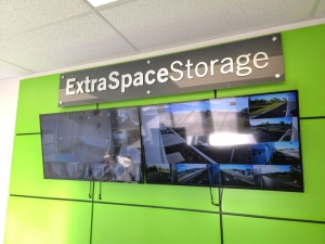 Extra Space Storage - 6741 - Buffalo Grove - Lexington Dr - Photo 6