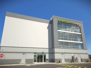 Extra Space Storage - 6741 - Buffalo Grove - Lexington Dr - Photo 7