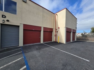 Extra Space Storage - 6947 - South San Francisco - Shaw Rd - Photo 3