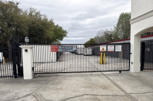Public Storage - Kissimmee - 1830 E Irlo Bronson Memorial Hwy - Photo 2