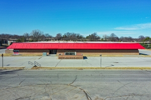 FreeUp Storage Lincoln N Cotner Blvd