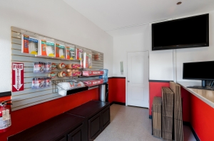 9157 - StorQuest - West Sac / Evergreen - Photo 5