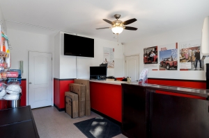 9157 - StorQuest - West Sac / Evergreen - Photo 6
