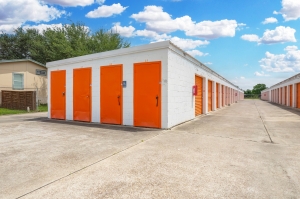 10 Federal Storage - Ave G 1/2 - Photo 5