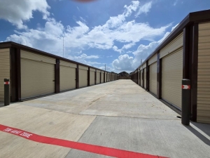 Extra Space Storage - 6848 - Missouri City - Lake Olympia Pkwy - Photo 3