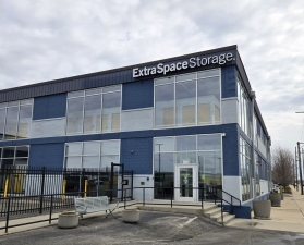 Extra Space Storage - 6946 - Milwaukee - W Burnham St - Photo 4