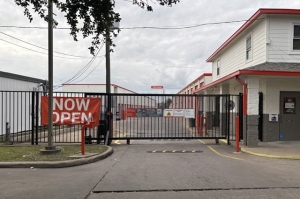 Public Storage - Houston - 5400 Alder Dr - Photo 3