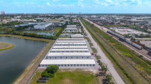 10 Federal Storage - Palm Ave