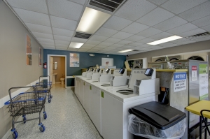 Solid Rock + Diamond Lakes Laundry - Photo 6