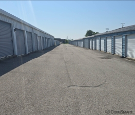 CubeSmart Self Storage - Industry Parkway - Photo 3