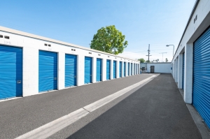 Storage Etc. - Canoga Park - Photo 2