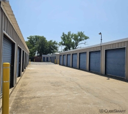 CubeSmart Self Storage - 2381 East Highway 71 - TX - Photo 3