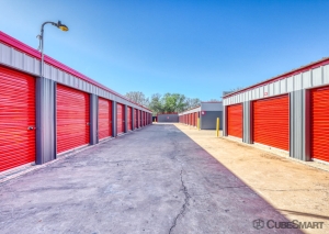 CubeSmart Self Storage - 2381 East Highway 71 - TX - Photo 7