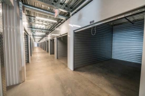 Storage King USA - 084 - Phoenix, AZ - N 19th Ave - Photo 4