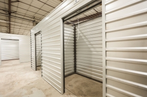 The Storage Place - Palestine Oakwood - Photo 6