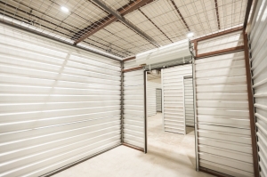 The Storage Place - Palestine Oakwood - Photo 7