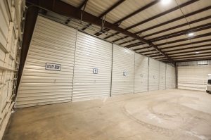 The Storage Place - Palestine Oakwood - Photo 11
