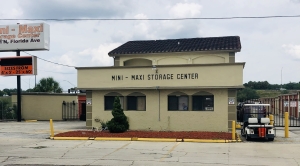 Mini-Maxi Storage - Photo 11