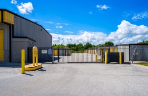 Storage King USA - 020 - Winter Haven, FL - Dundee Rd - Photo 10