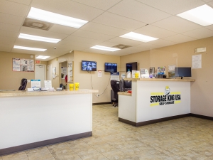 Storage King USA - 029 - Winter Haven, FL - Lucerne Park - Photo 6