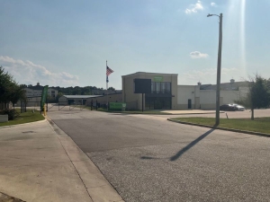 Extra Space Storage - 5003 - Montgomery - 200 S Arrowhead Dr - Photo 2