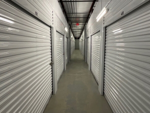 Extra Space Storage - 5003 - Montgomery - 200 S Arrowhead Dr - Photo 6