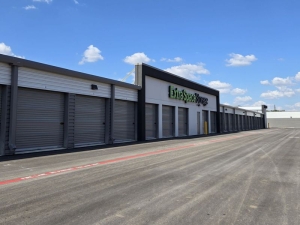 Extra Space Storage - 6767 - San Marcos - 1907 N Interstate 35 - Photo 3