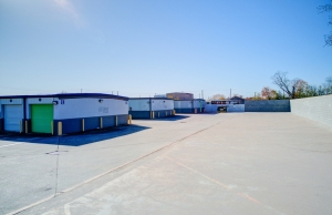 Storage King USA - 064 - Pasadena, TX - Spencer Hwy - Photo 11