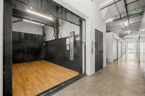 Central Storage - Photo 12