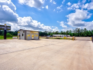 Storage King USA - 183 - Conroe, TX - Hwy 242 - Photo 9