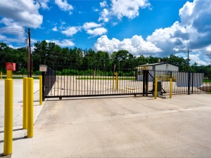 Storage King USA - 183 - Conroe, TX - Hwy 242 - Photo 11