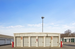 008 - Storage King USA - Staten Island - Photo 3