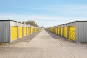 Storage King USA - 032 - Gulfport, MS - Dedeaux Rd - Photo 2