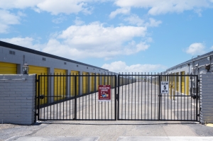 Storage King USA - 048 - Tucson, AZ - Palo Verde - Photo 3