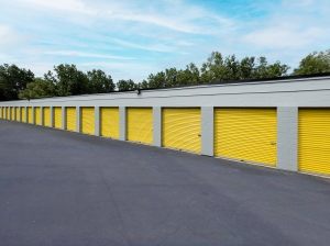 Storage King USA - 054 - Waterford, MI - Highland Rd - Photo 4