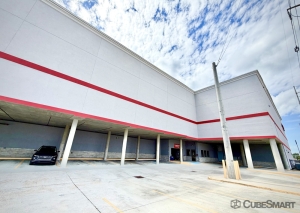 CubeSmart Self Storage - 301 Paris Avenue - LA - Photo 9