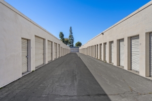 US Storage Centers - Santa Fe Springs - Florence Ave - Photo 4