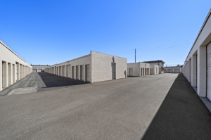 US Storage Centers - Santa Fe Springs - Florence Ave - Photo 5