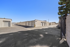 US Storage Centers - Santa Fe Springs - Florence Ave - Photo 6