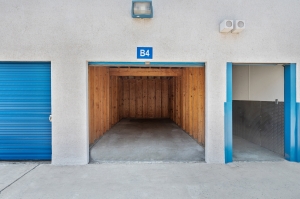 Huntington Park Self Storage - Photo 7