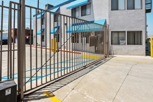 Huntington Park Self Storage - Photo 14