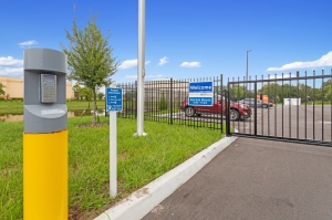 Compass Self Storage - Compass Self Storage - Belcher Road (110) - Photo 5